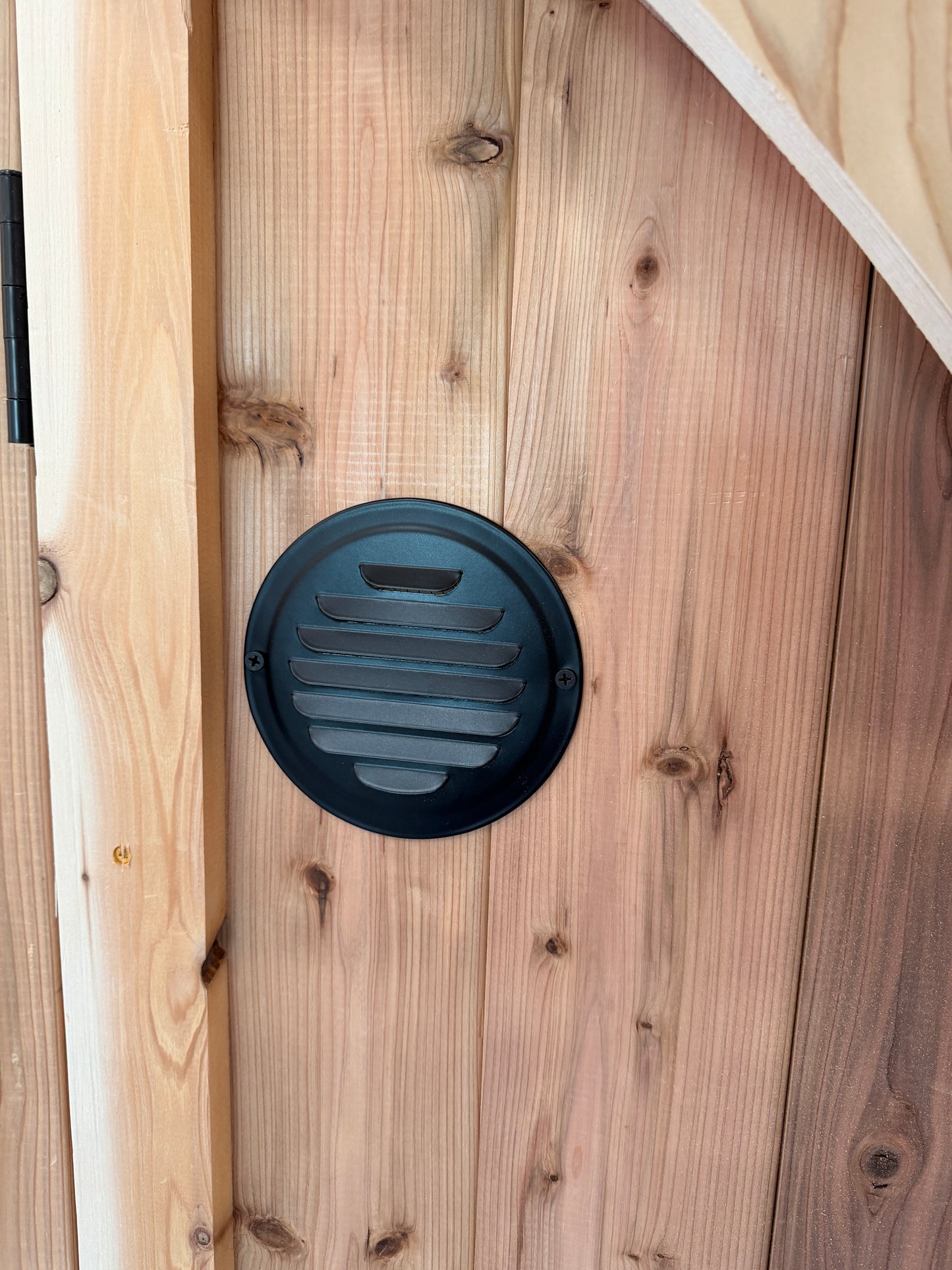 The Ragnar 4-Person Outdoor Barrel Sauna