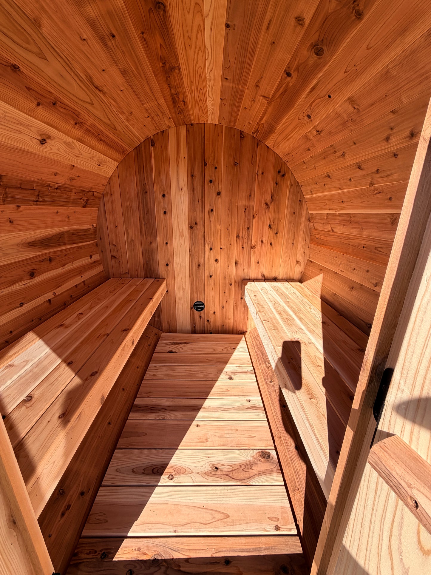 The Ragnar 4-Person Outdoor Barrel Sauna