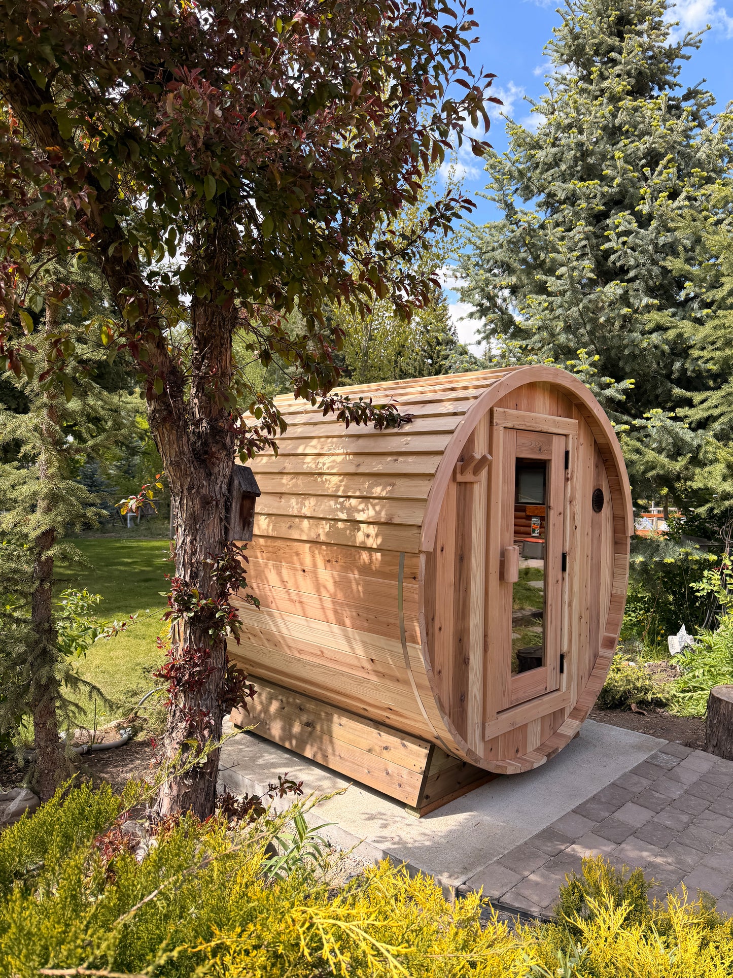 The Ragnar 4-Person Outdoor Barrel Sauna